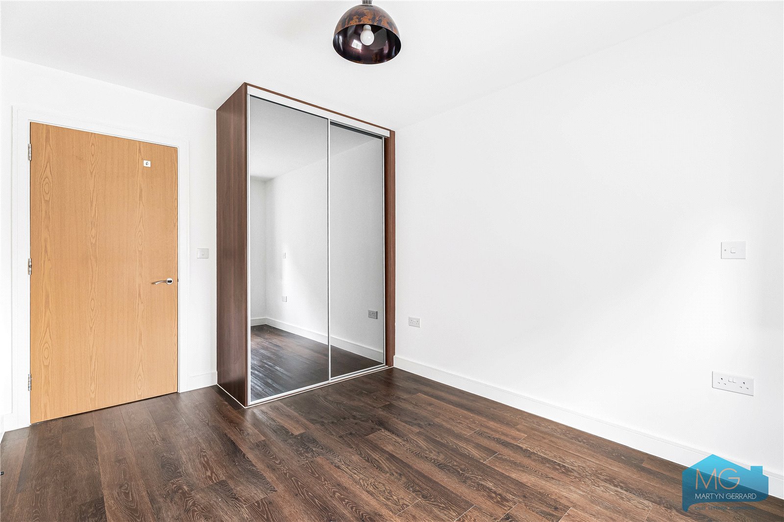 2 bedroom Ground Floor Flat to rent - Martyn Gerrard