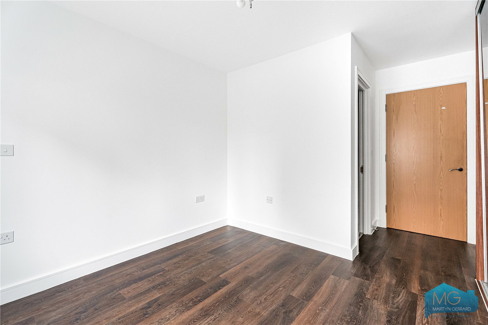 2 bedroom Ground Floor Flat to rent - Martyn Gerrard