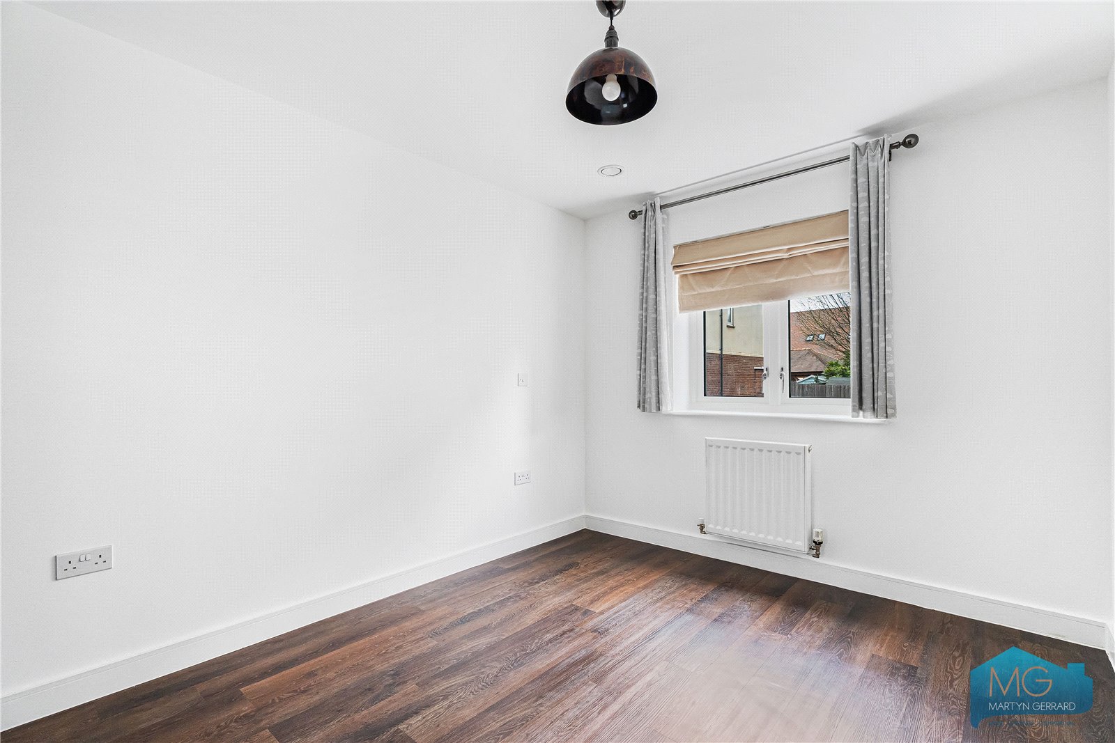 2 bedroom Ground Floor Flat to rent - Martyn Gerrard