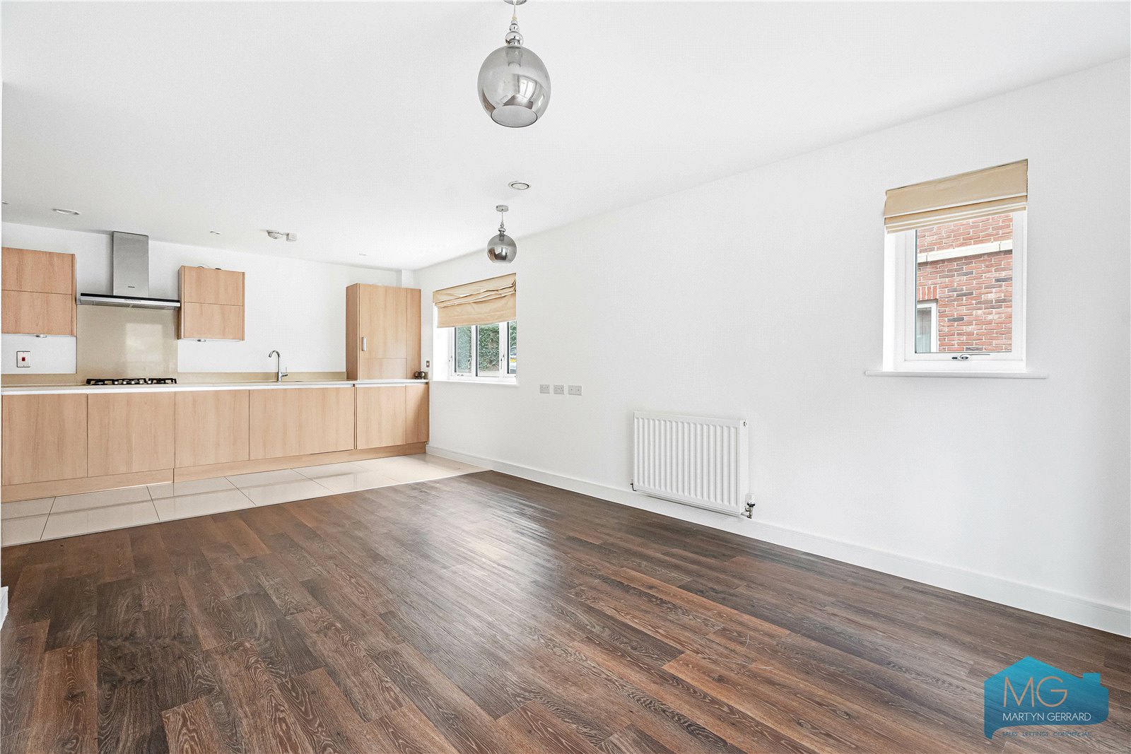 2 bedroom Ground Floor Flat to rent - Martyn Gerrard