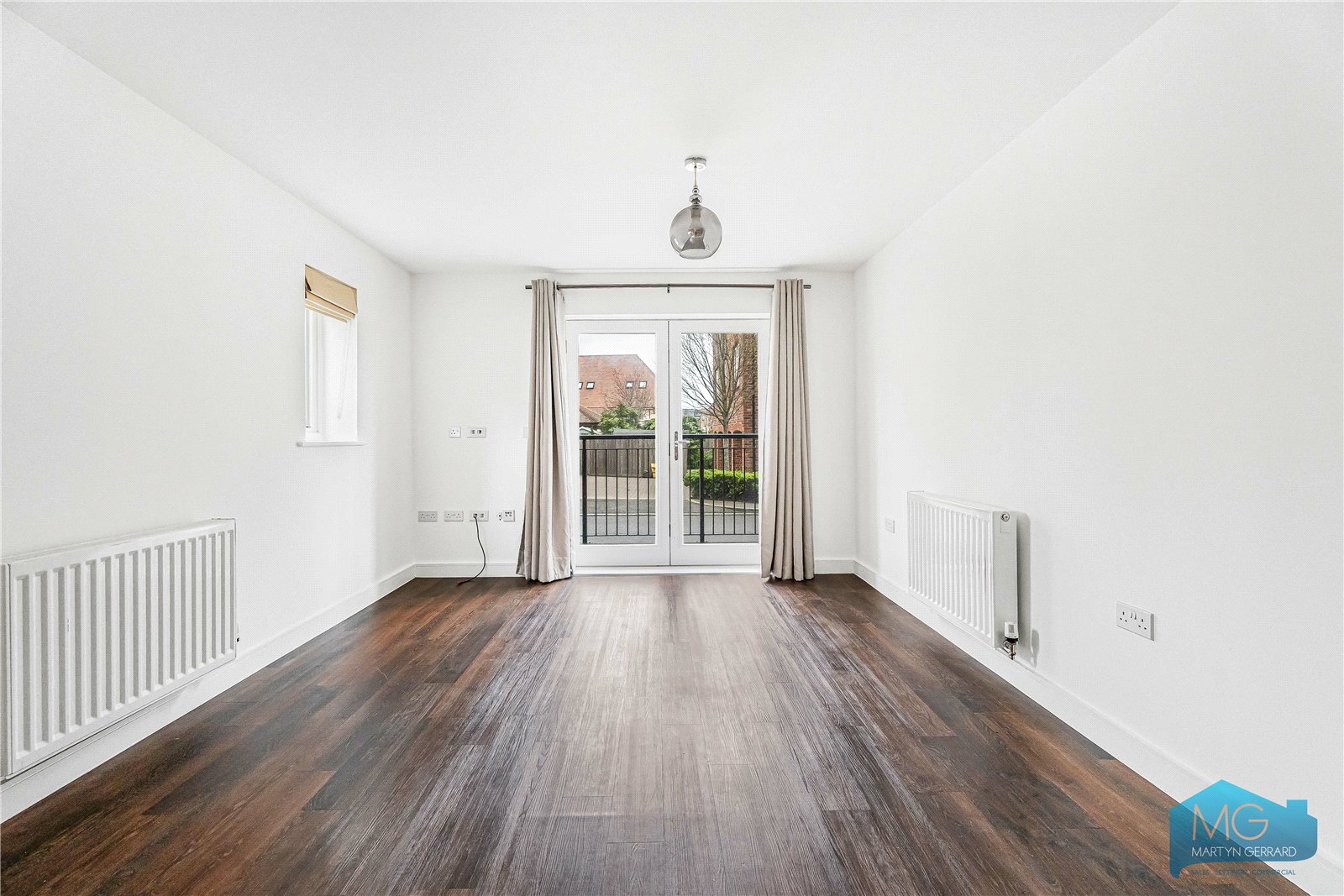 2 bedroom Ground Floor Flat to rent - Martyn Gerrard