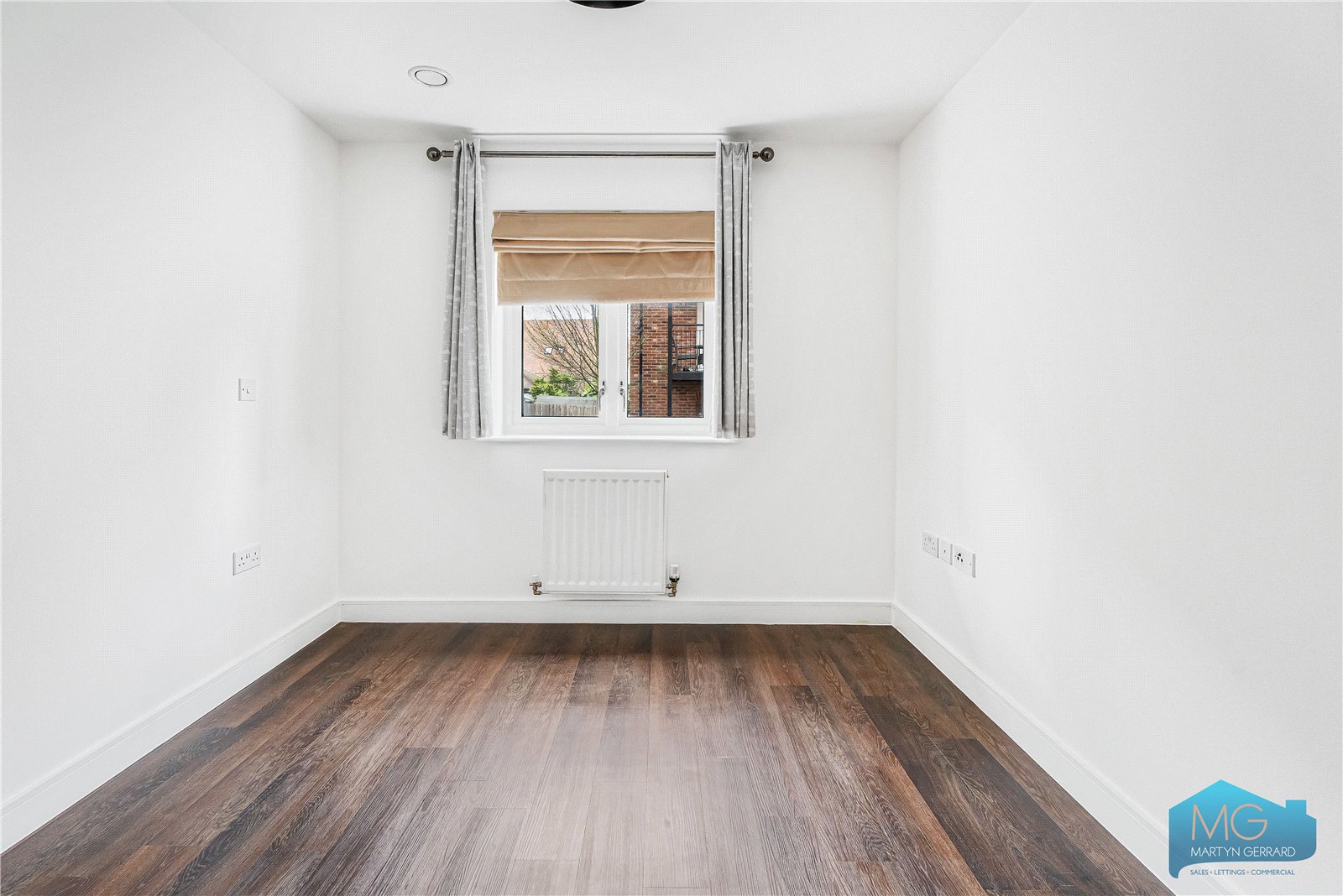 2 bedroom Ground Floor Flat to rent - Martyn Gerrard