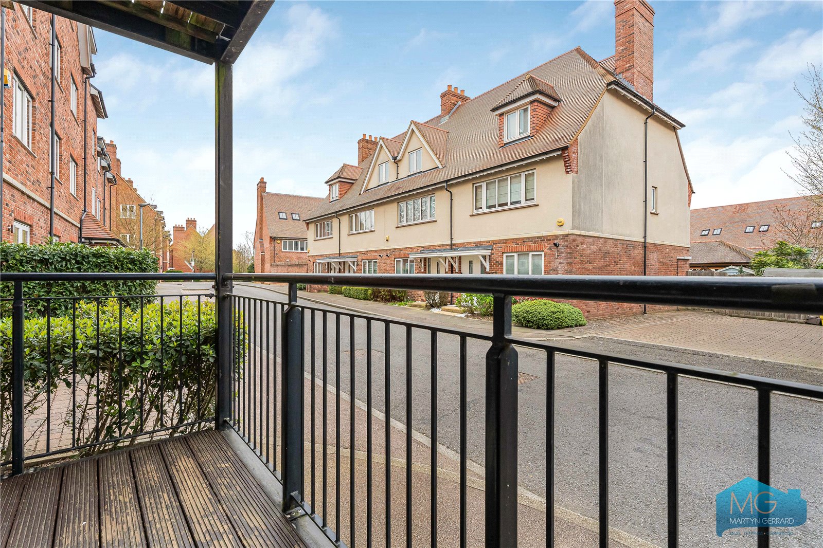 2 bedroom Ground Floor Flat to rent - Martyn Gerrard
