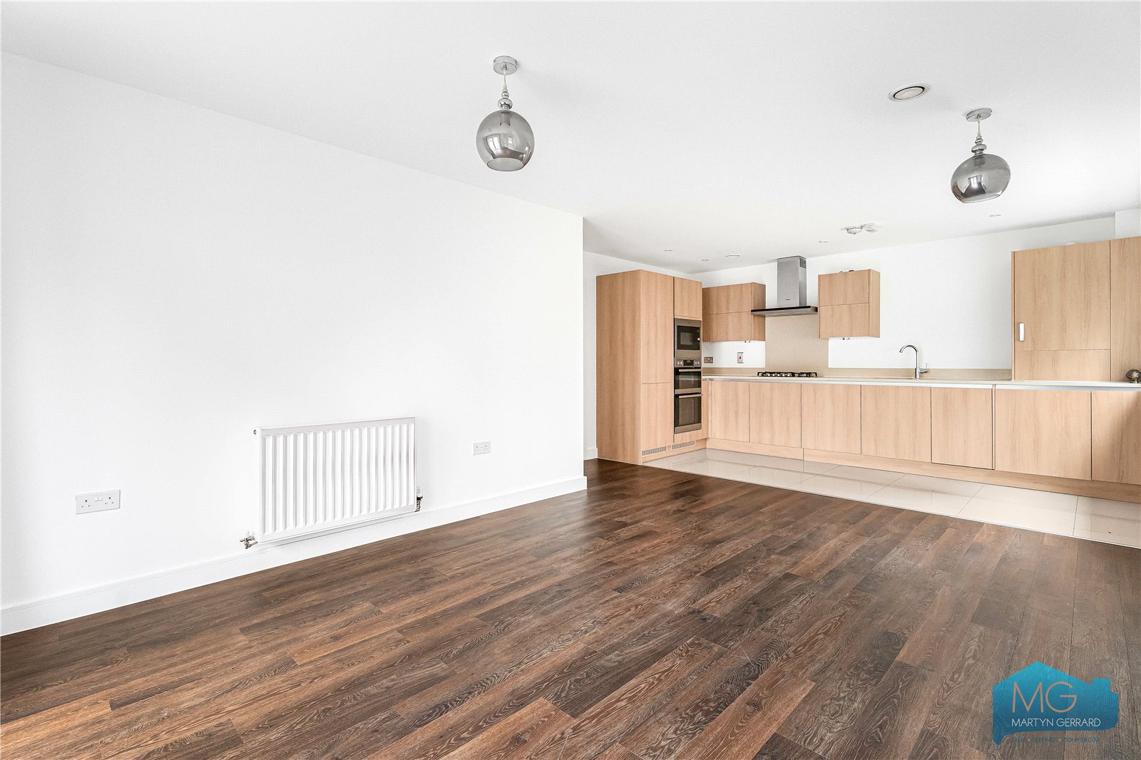 2 bedroom Ground Floor Flat to rent - Martyn Gerrard