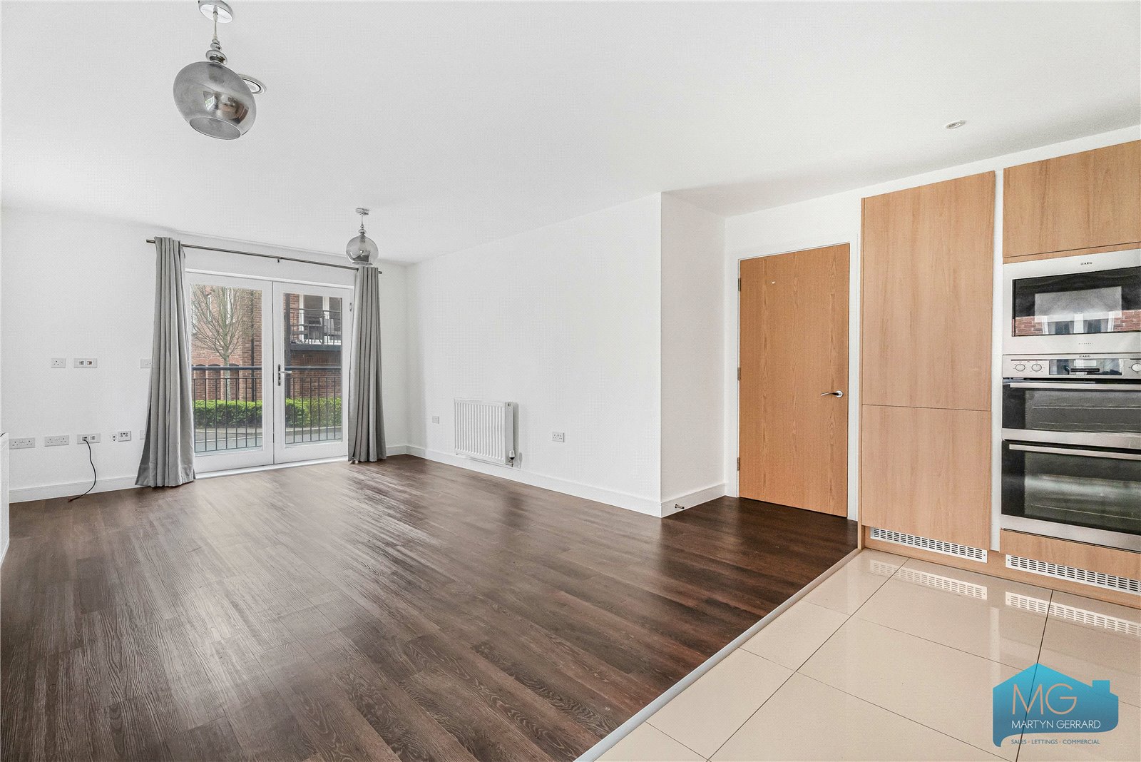 2 bedroom Ground Floor Flat to rent - Martyn Gerrard