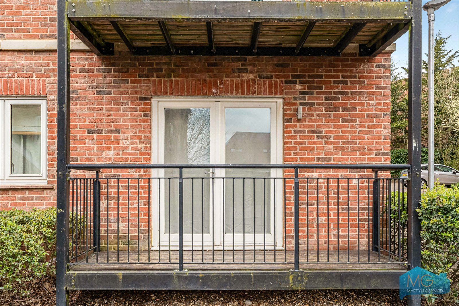 2 bedroom Ground Floor Flat to rent - Martyn Gerrard