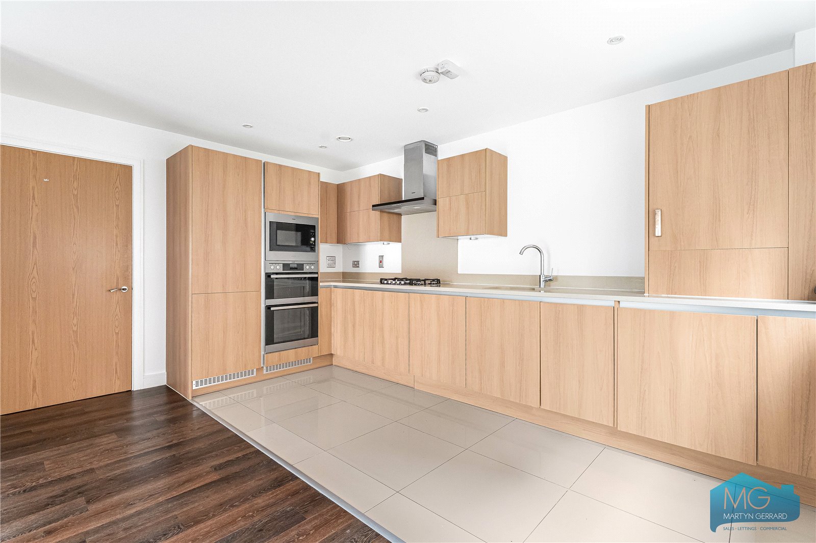 2 bedroom Ground Floor Flat to rent - Martyn Gerrard