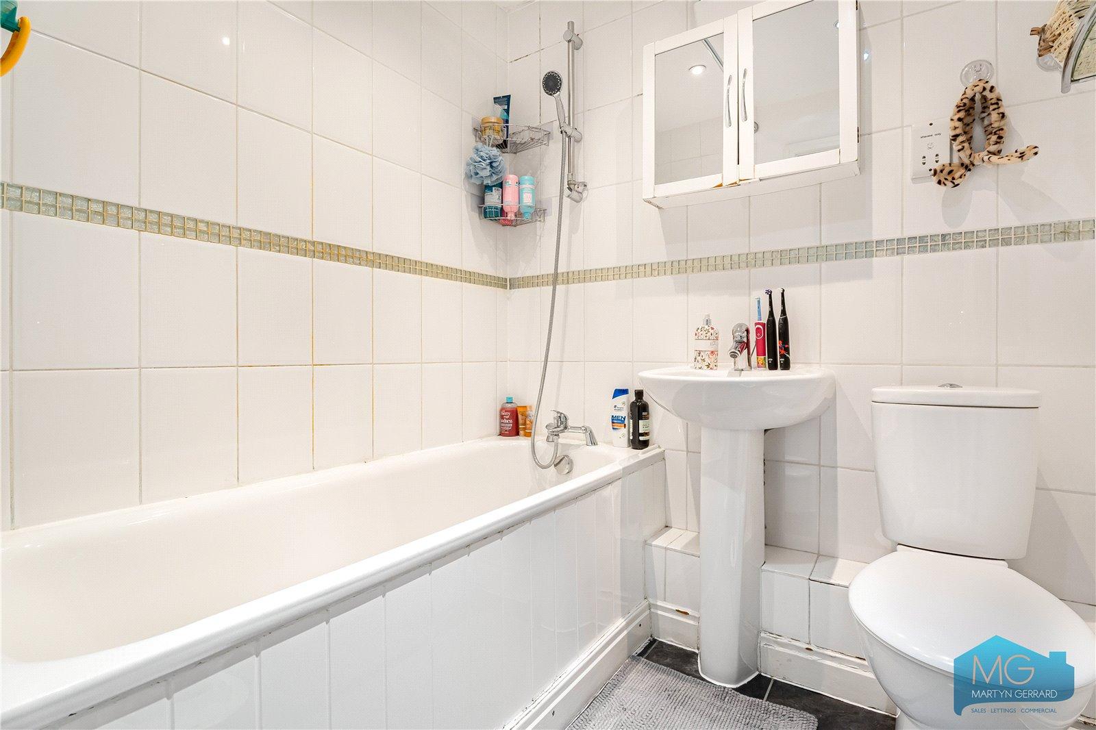2 bedroom Terraced House for sale - Martyn Gerrard