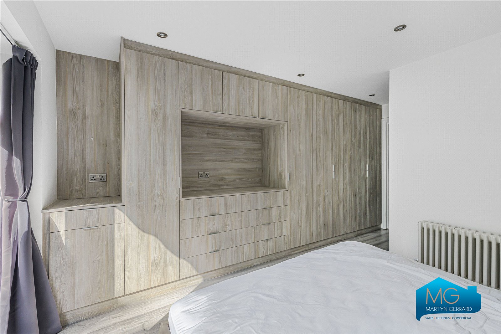 3 bedroom Apartment to rent - Martyn Gerrard