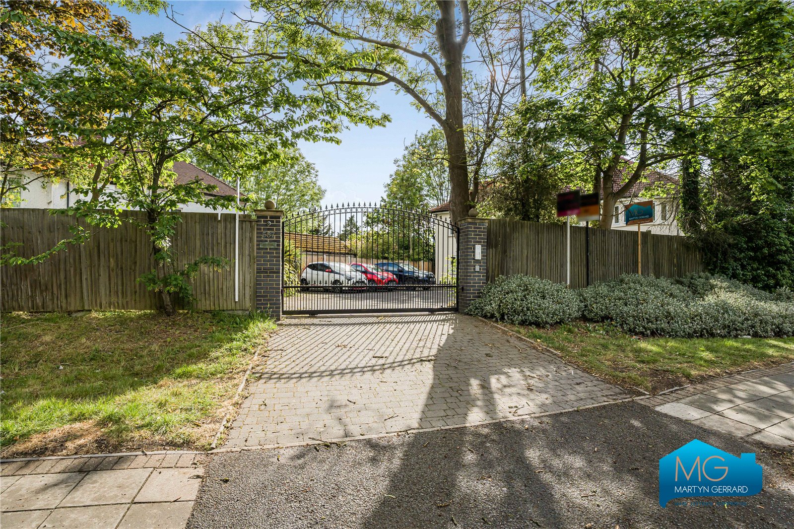 3 bedroom Apartment to rent - Martyn Gerrard
