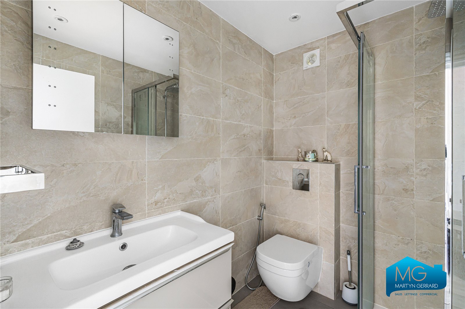 3 bedroom Apartment to rent - Martyn Gerrard