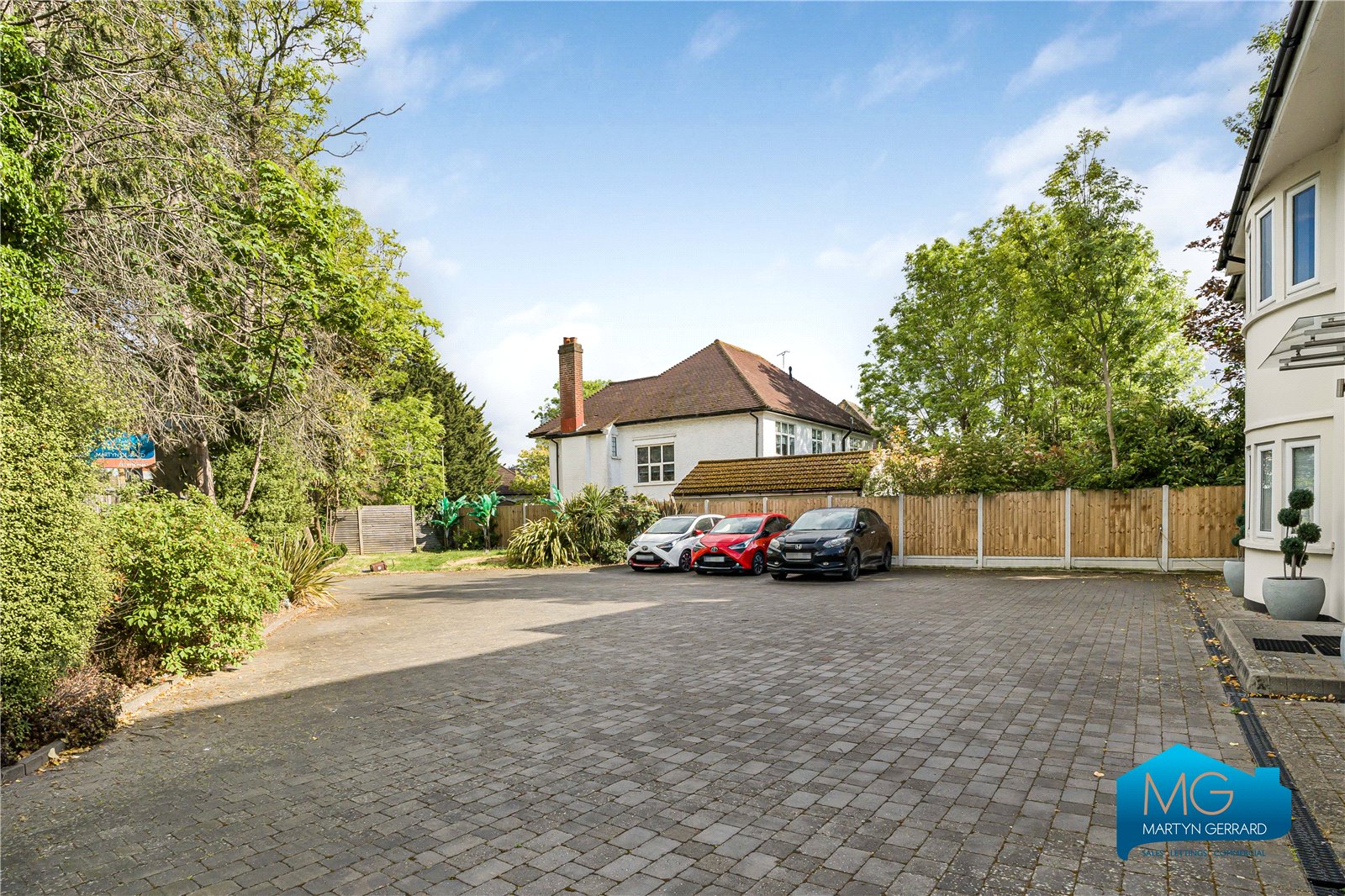 3 bedroom Apartment to rent - Martyn Gerrard