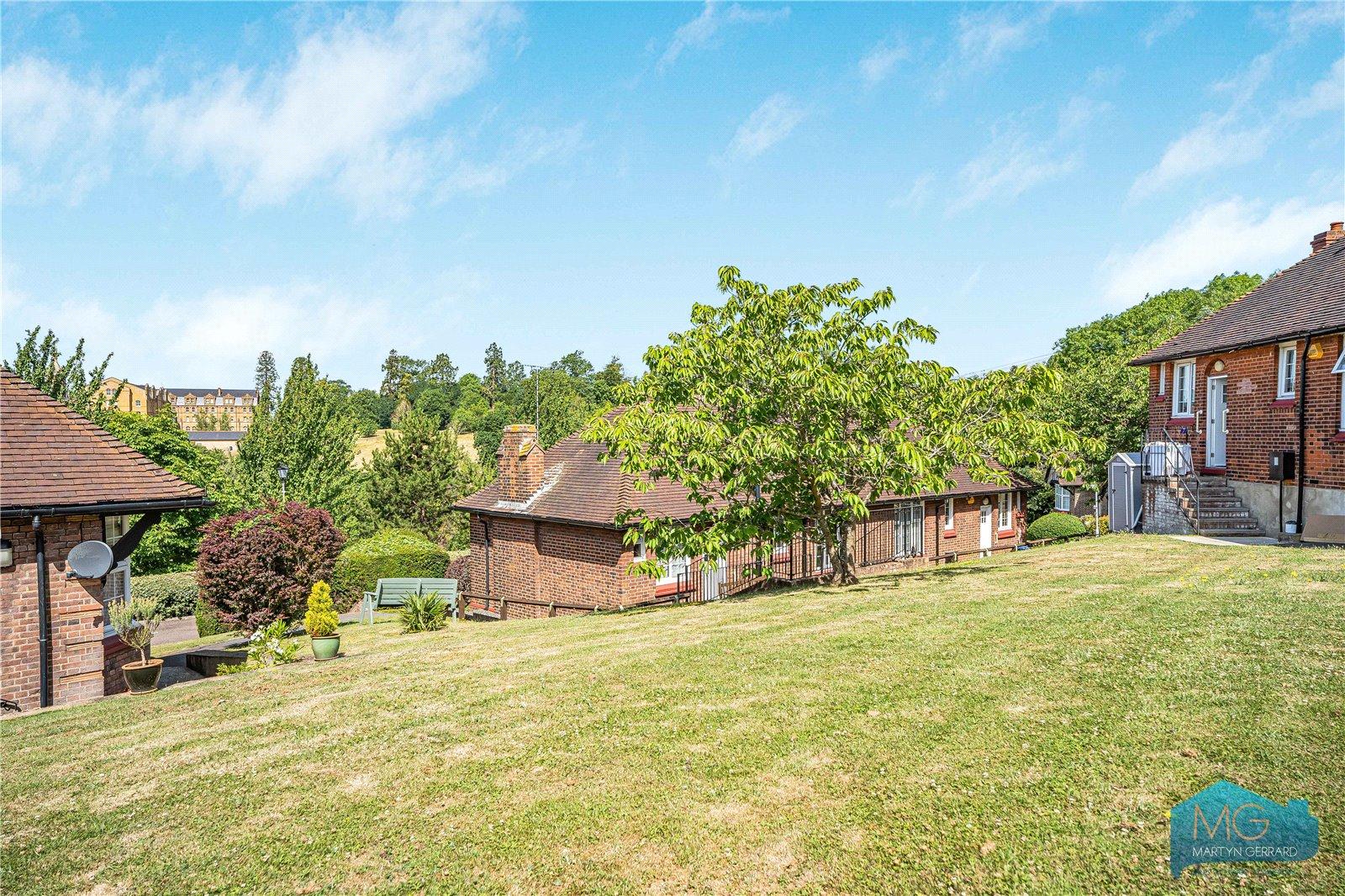 2 bedroom Bungalow for sale - Martyn Gerrard