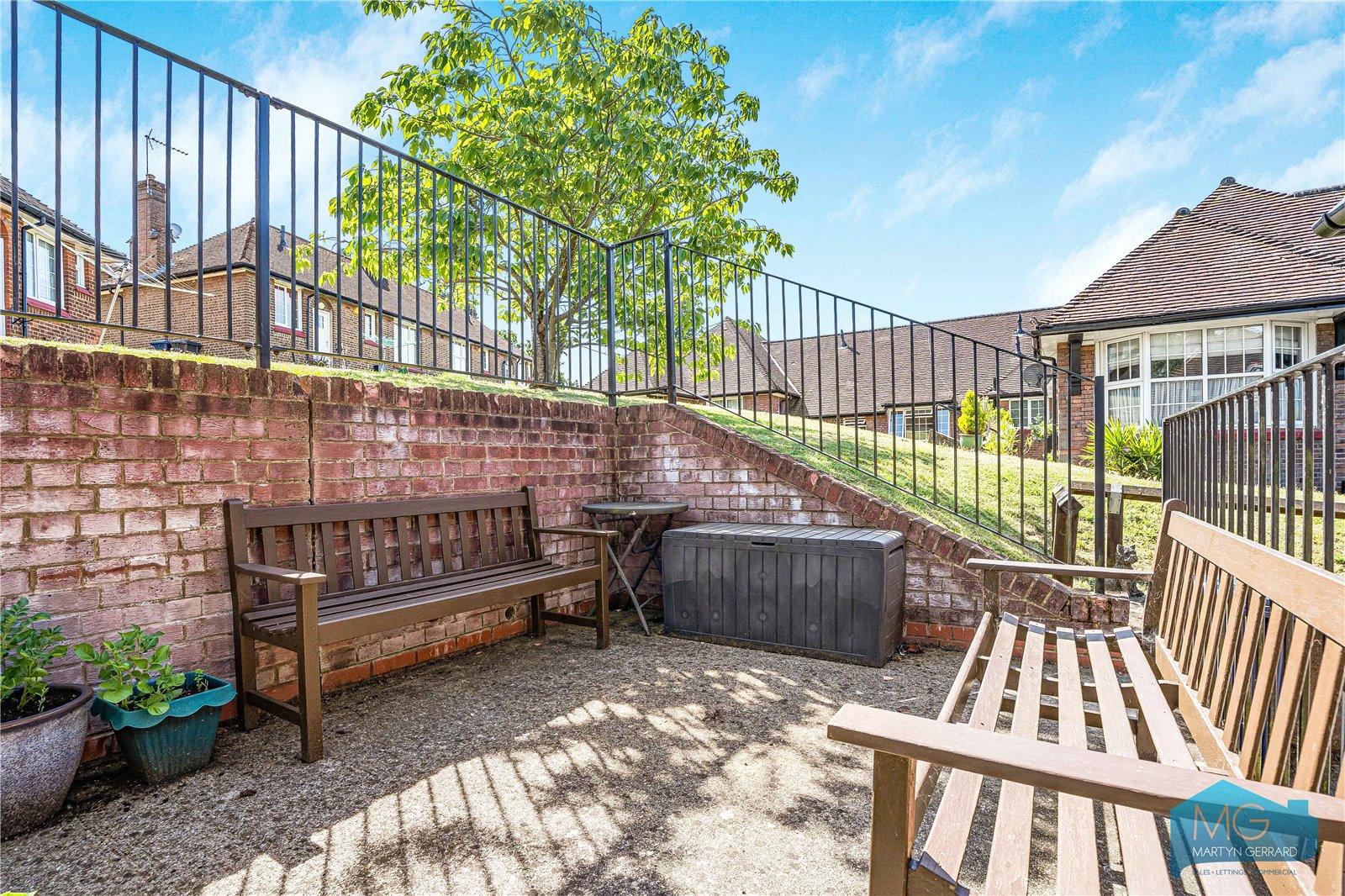 2 bedroom Bungalow for sale - Martyn Gerrard