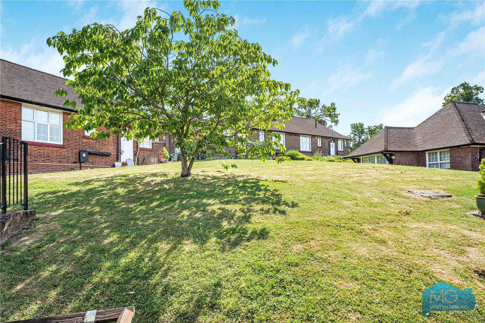 2 bedroom Bungalow for sale - Martyn Gerrard