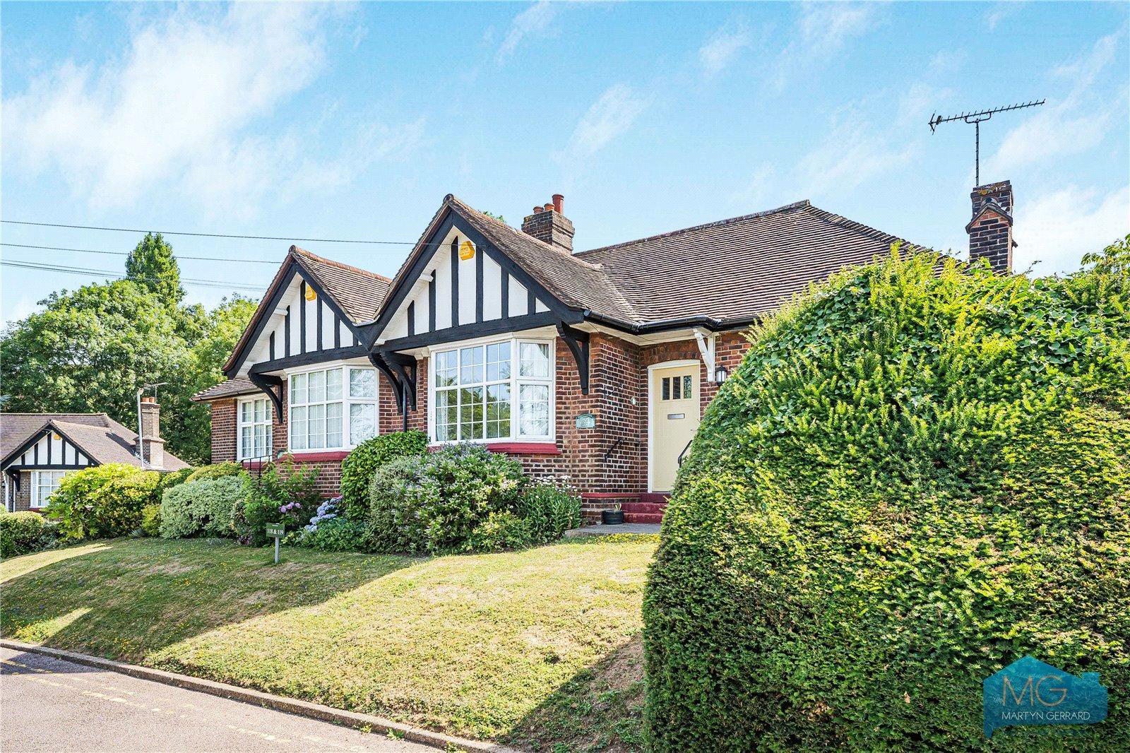 2 bedroom Bungalow for sale - Martyn Gerrard