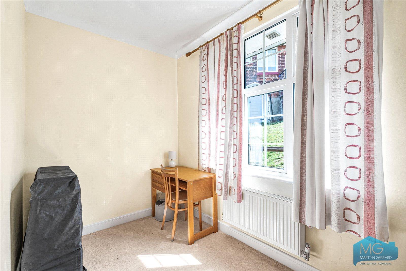 2 bedroom Bungalow for sale - Martyn Gerrard