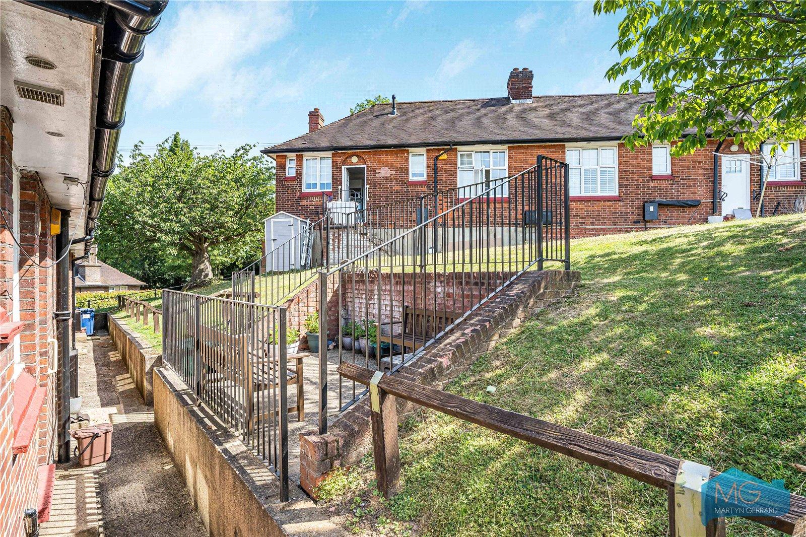 2 bedroom Bungalow for sale - Martyn Gerrard