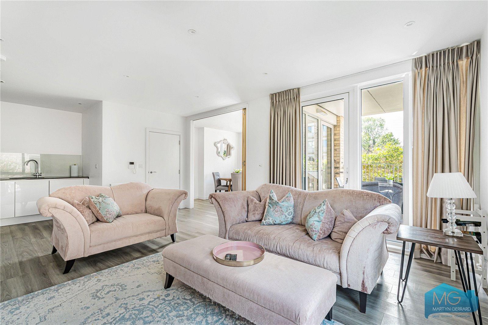 3 bedroom Apartment for sale - Martyn Gerrard