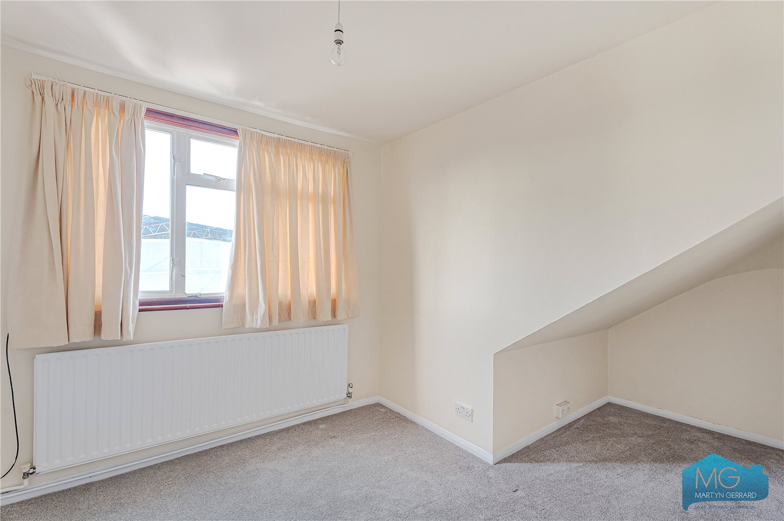 4 bedroom Semi-Detached House for sale - Martyn Gerrard