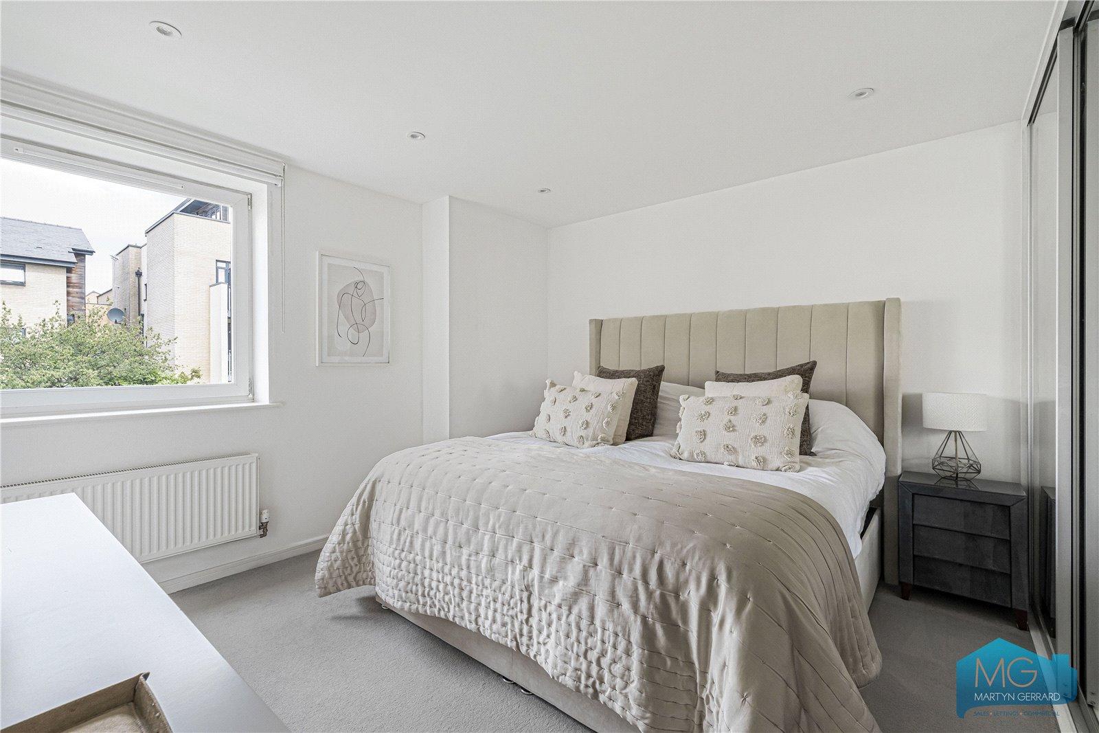 2 bedroom Apartment for sale - Martyn Gerrard