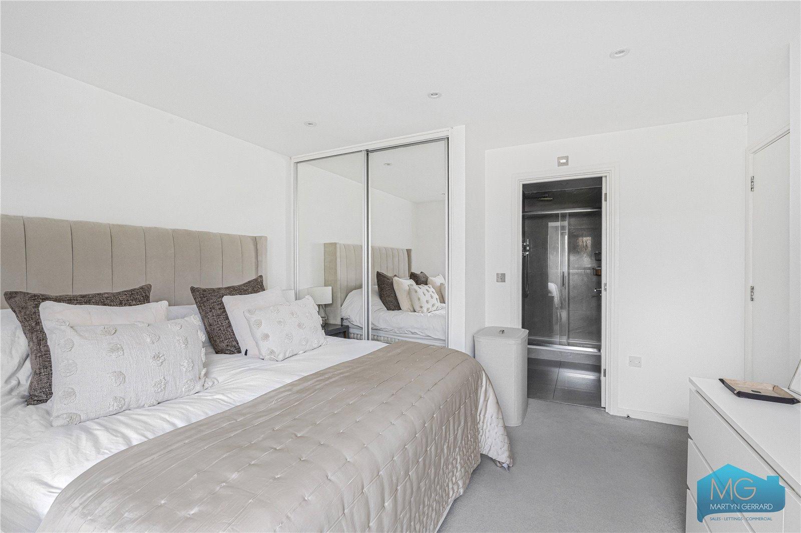 2 bedroom Apartment for sale - Martyn Gerrard