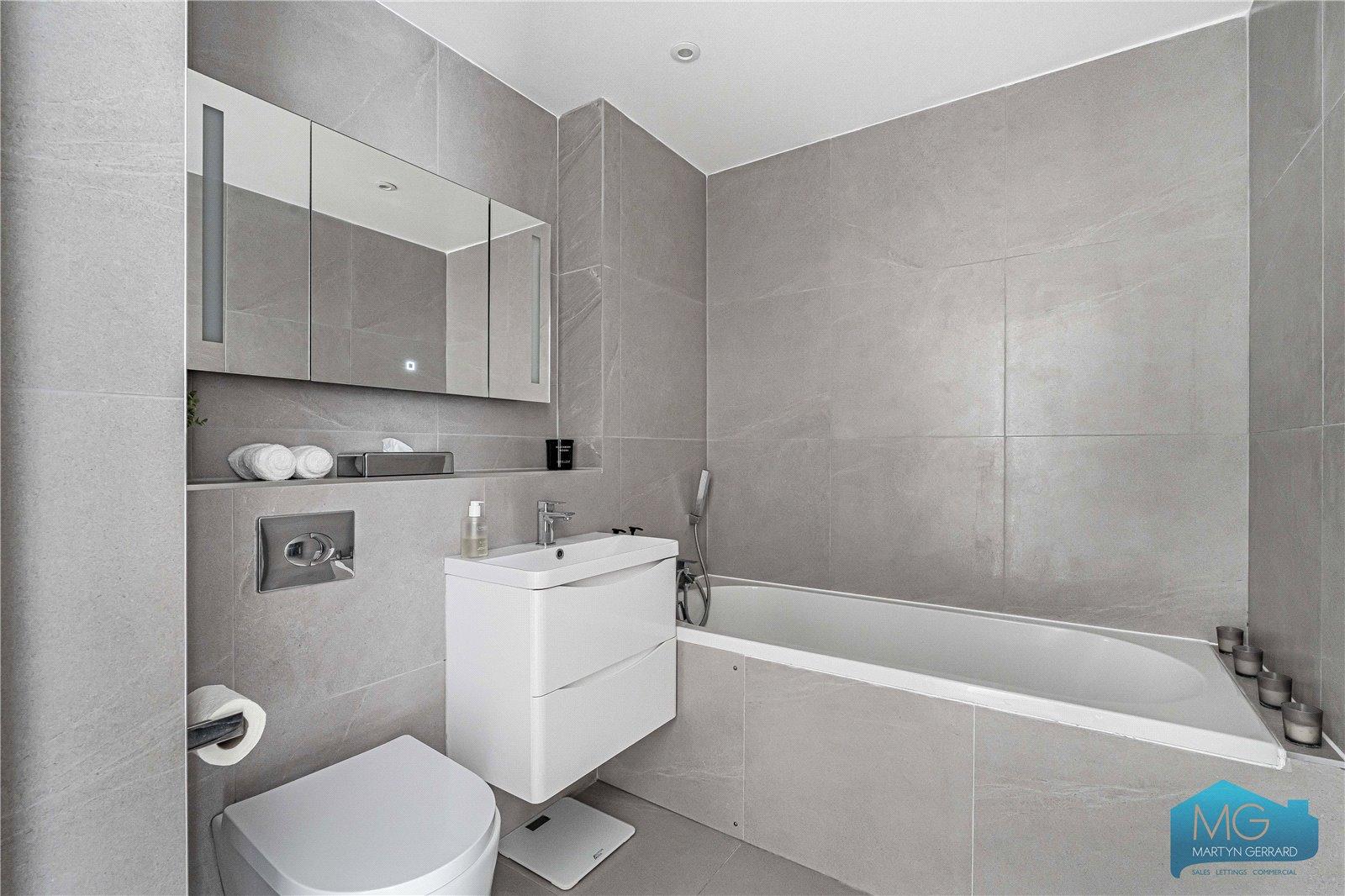 2 bedroom Apartment for sale - Martyn Gerrard