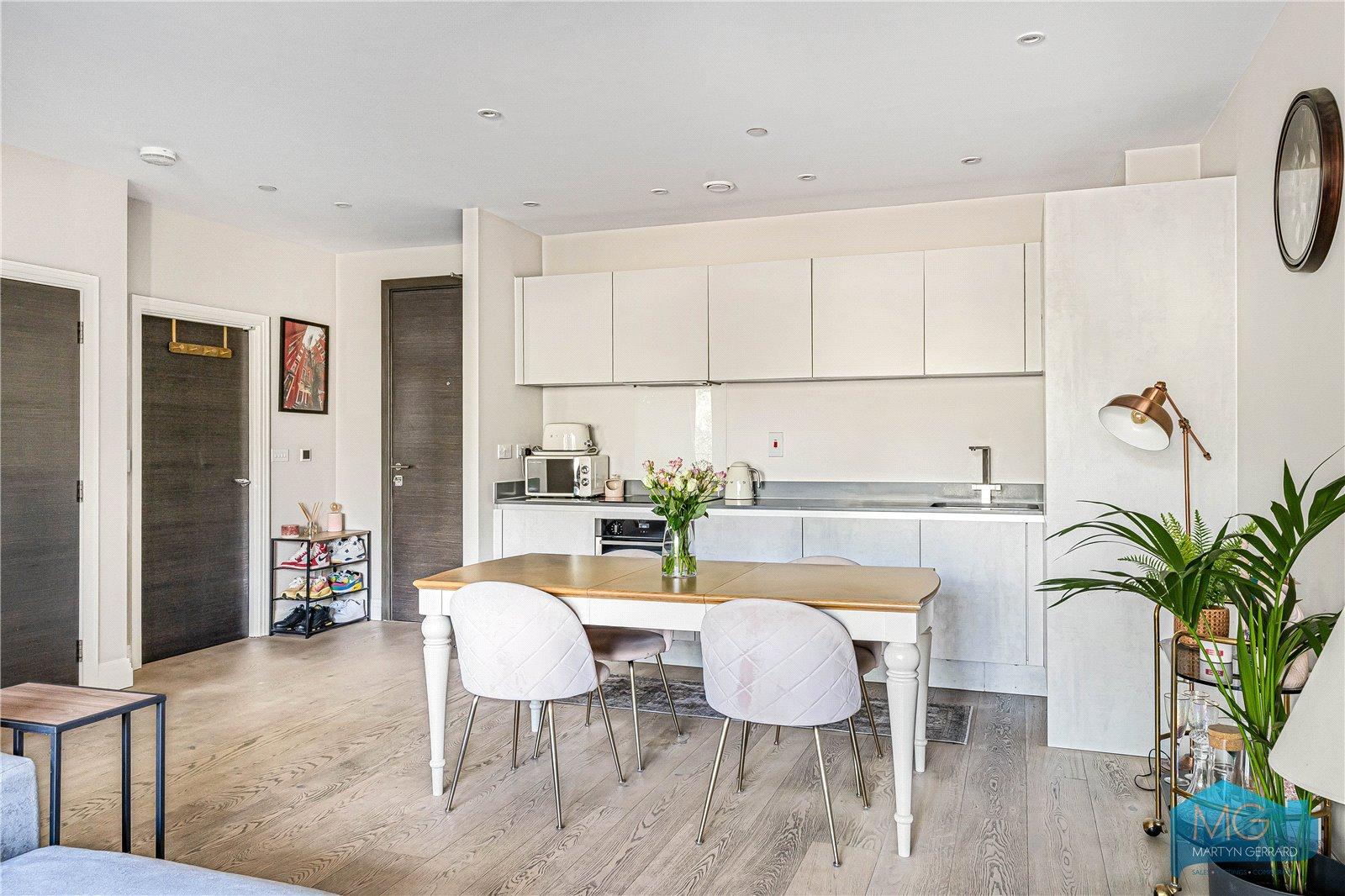 1 bedroom Apartment for sale - Martyn Gerrard