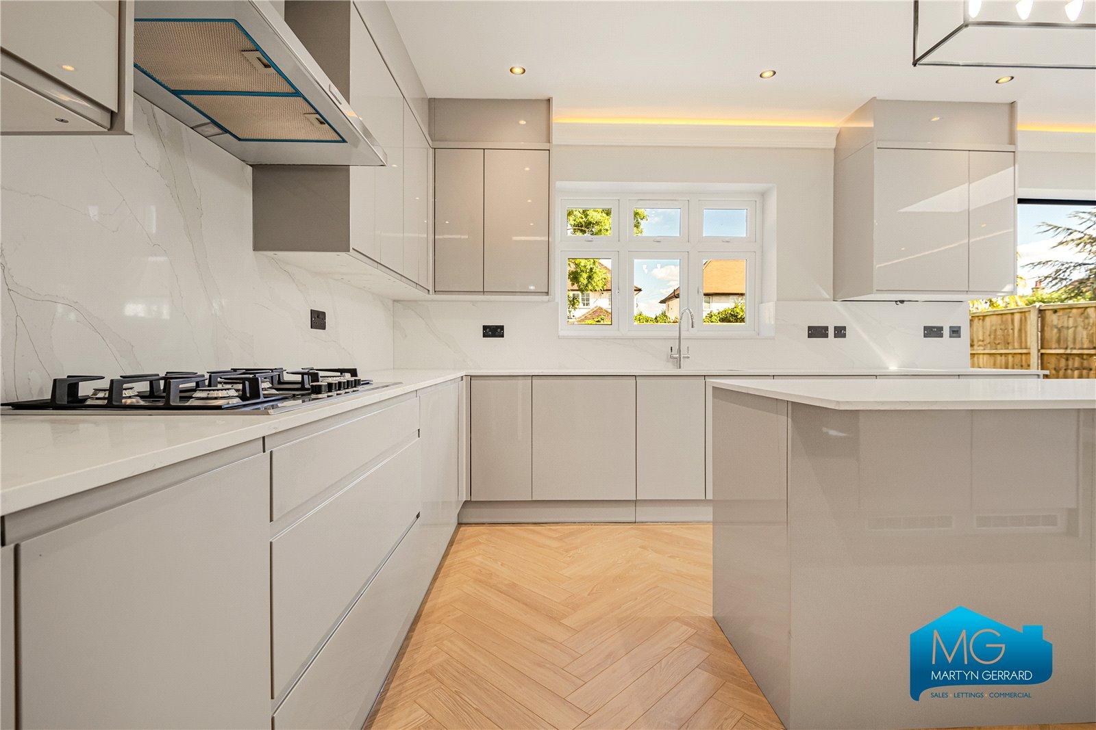 7 bedroom Detached House to rent - Martyn Gerrard