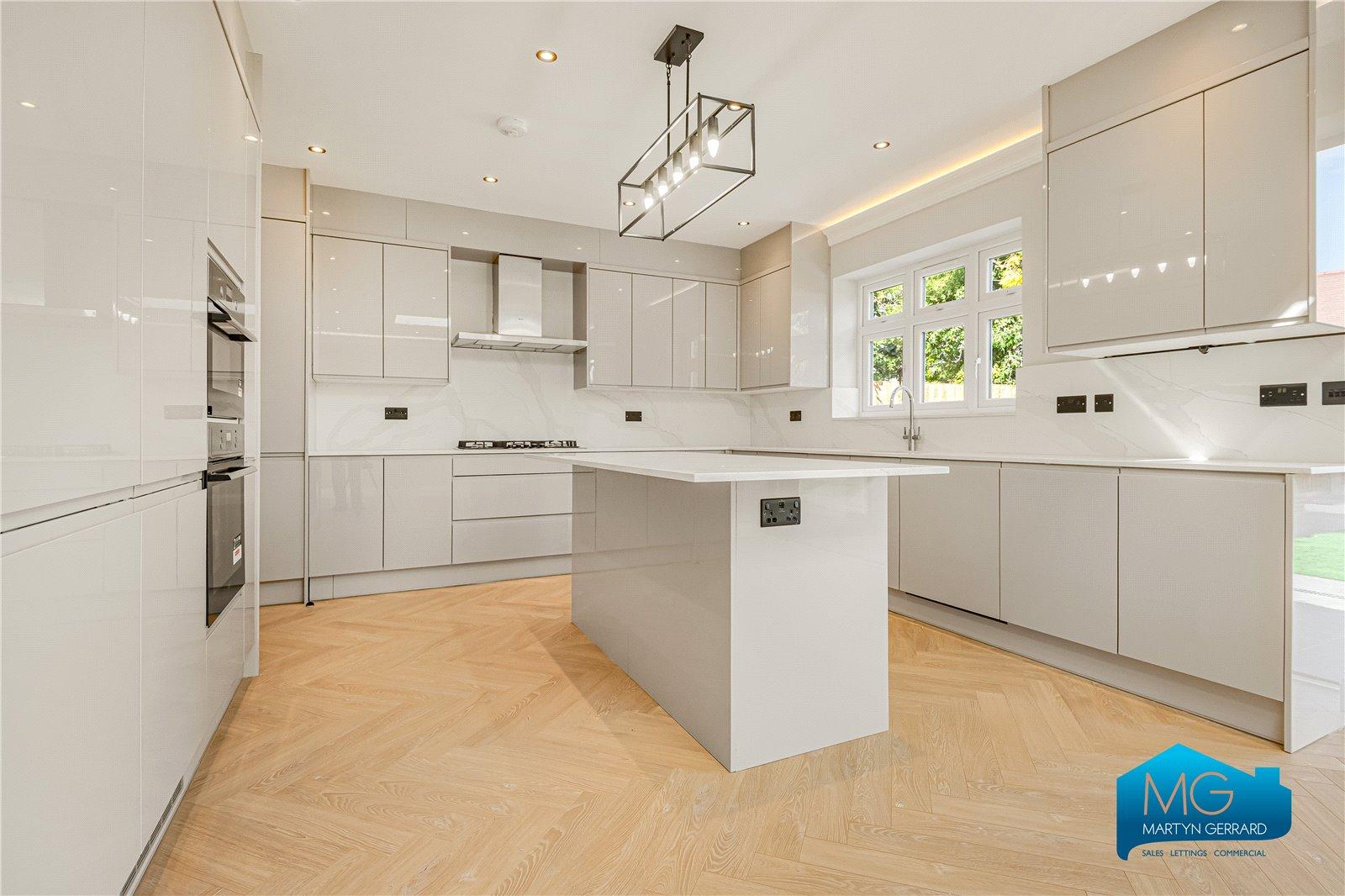 7 bedroom Detached House to rent - Martyn Gerrard