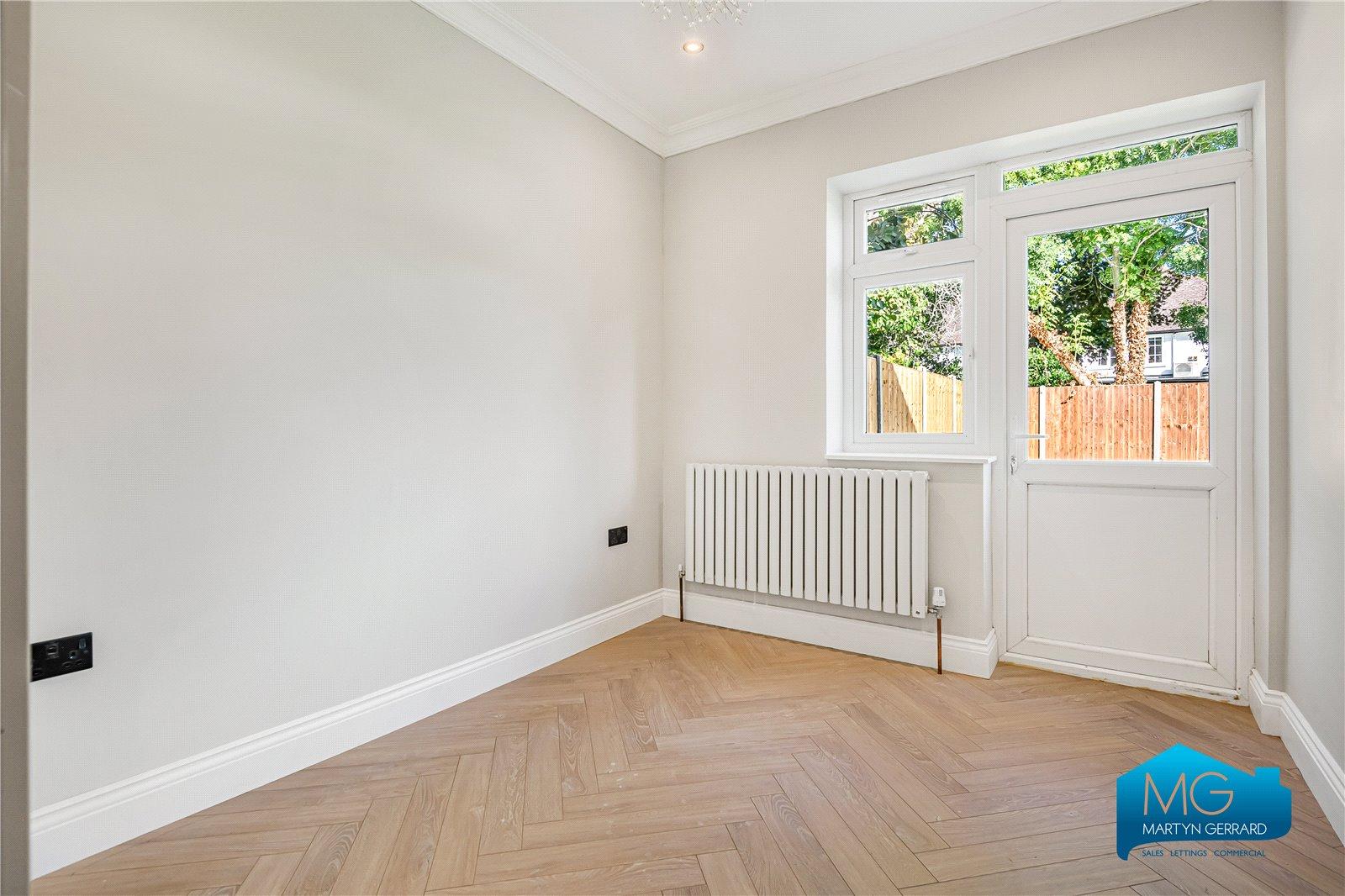 7 bedroom Detached House to rent - Martyn Gerrard