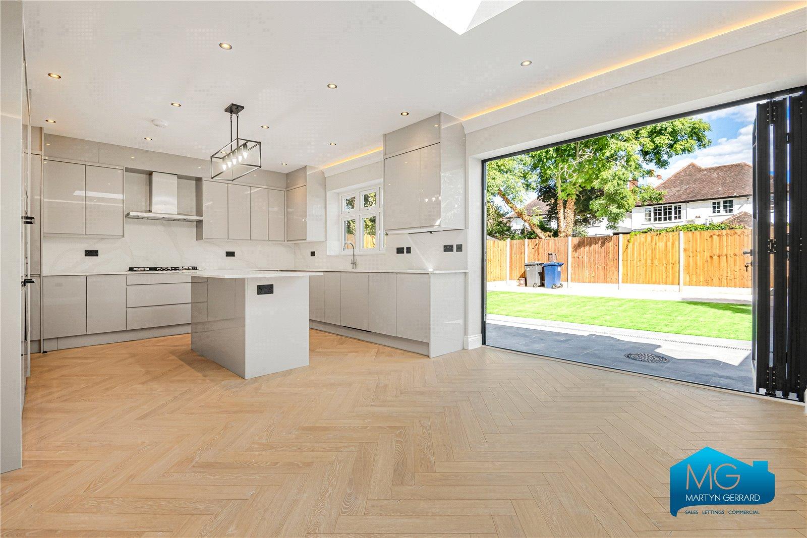 7 bedroom Detached House to rent - Martyn Gerrard