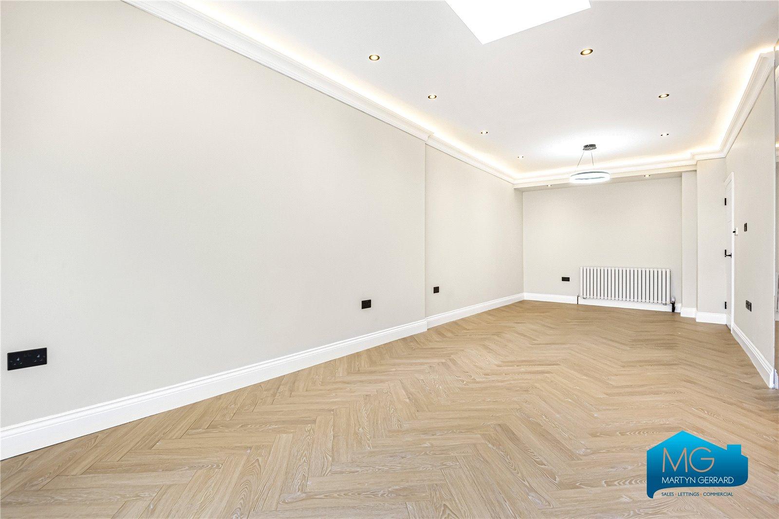 7 bedroom Detached House to rent - Martyn Gerrard