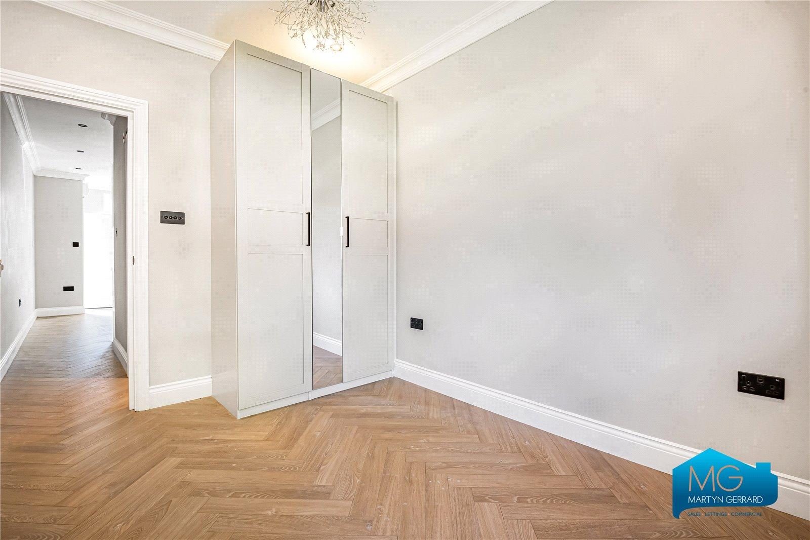 7 bedroom Detached House to rent - Martyn Gerrard