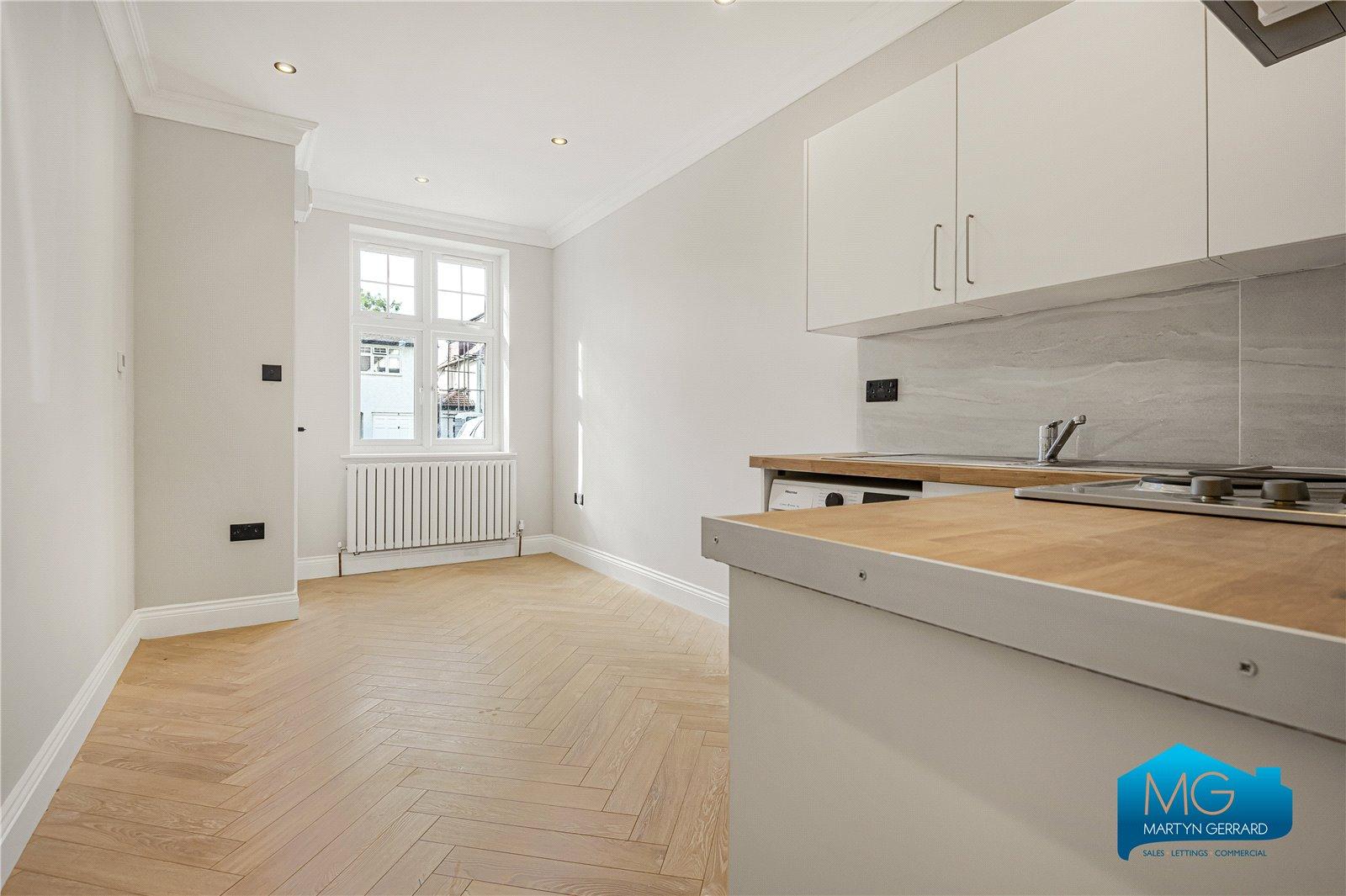 7 bedroom Detached House to rent - Martyn Gerrard
