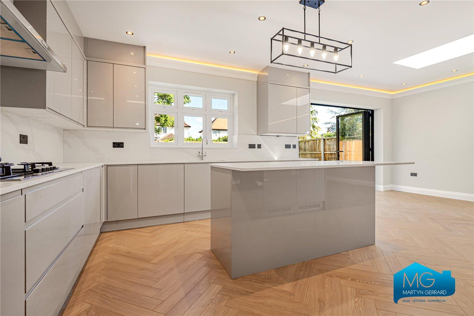 7 bedroom Detached House to rent - Martyn Gerrard