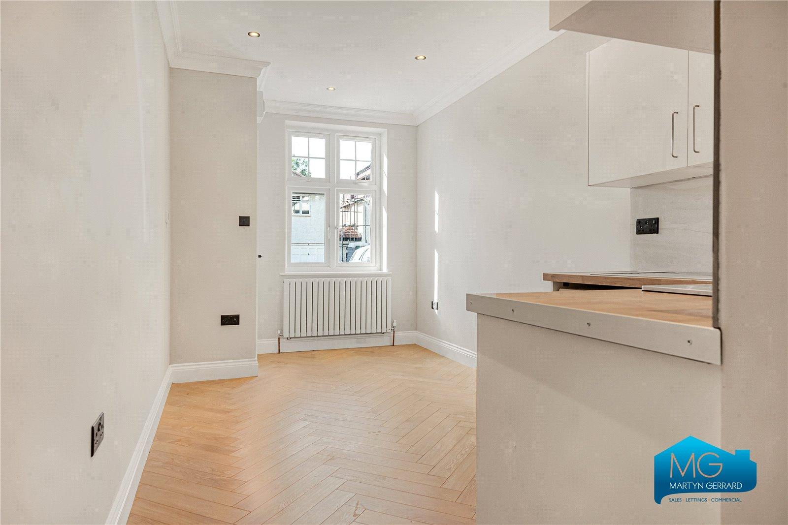 7 bedroom Detached House to rent - Martyn Gerrard
