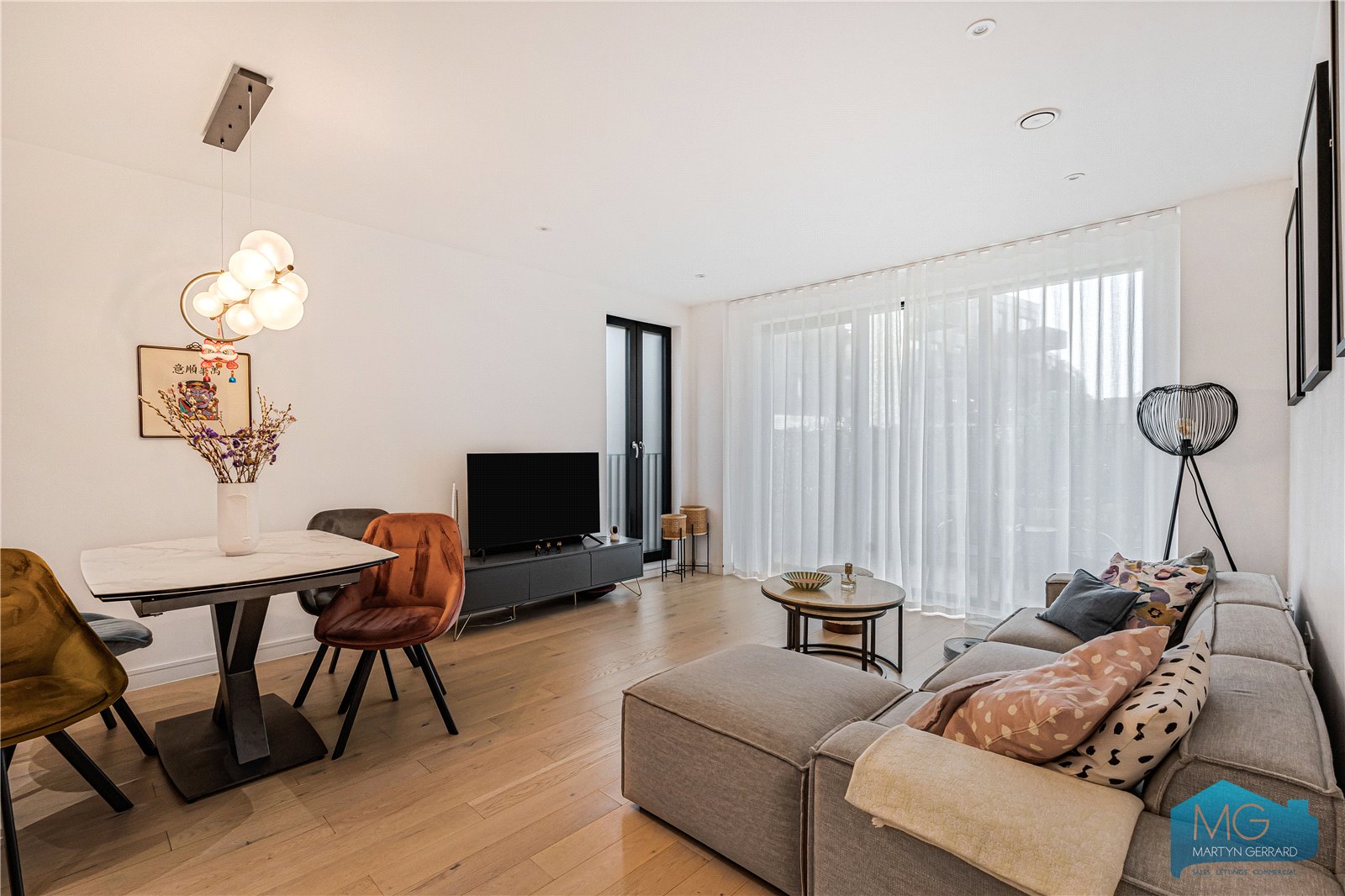 2 bedroom Apartment for sale - Martyn Gerrard