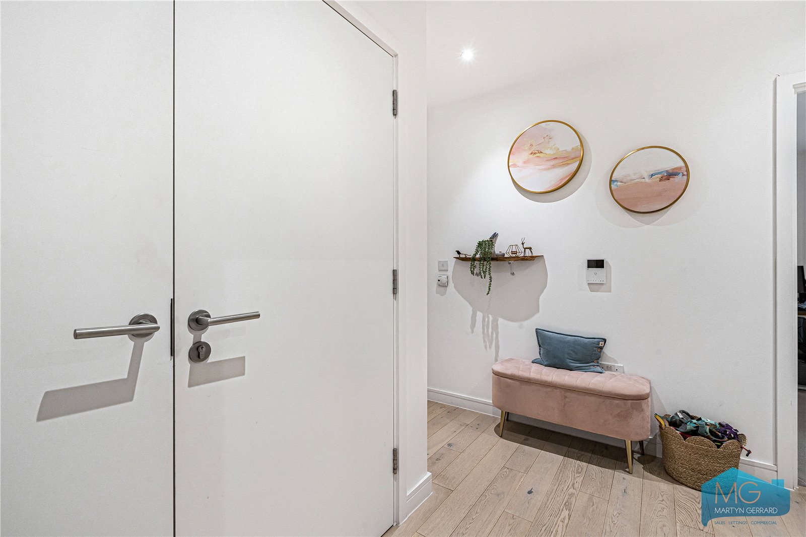 2 bedroom Apartment for sale - Martyn Gerrard