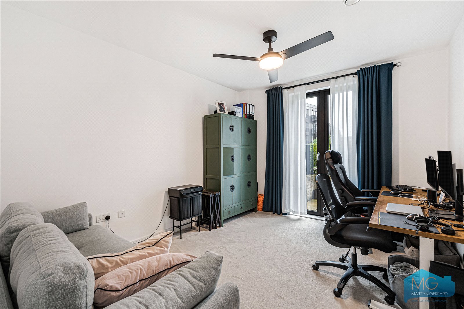 2 bedroom Apartment for sale - Martyn Gerrard