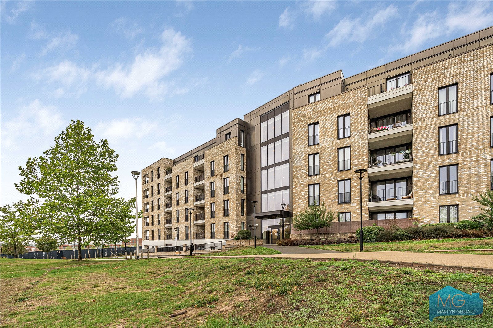 2 bedroom Apartment for sale - Martyn Gerrard