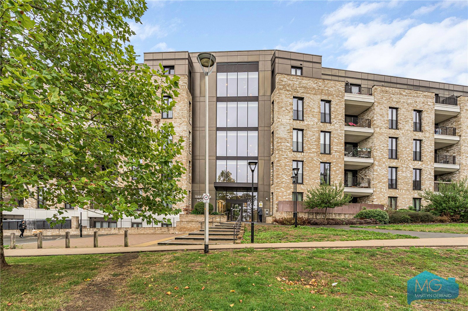 2 bedroom Apartment for sale - Martyn Gerrard