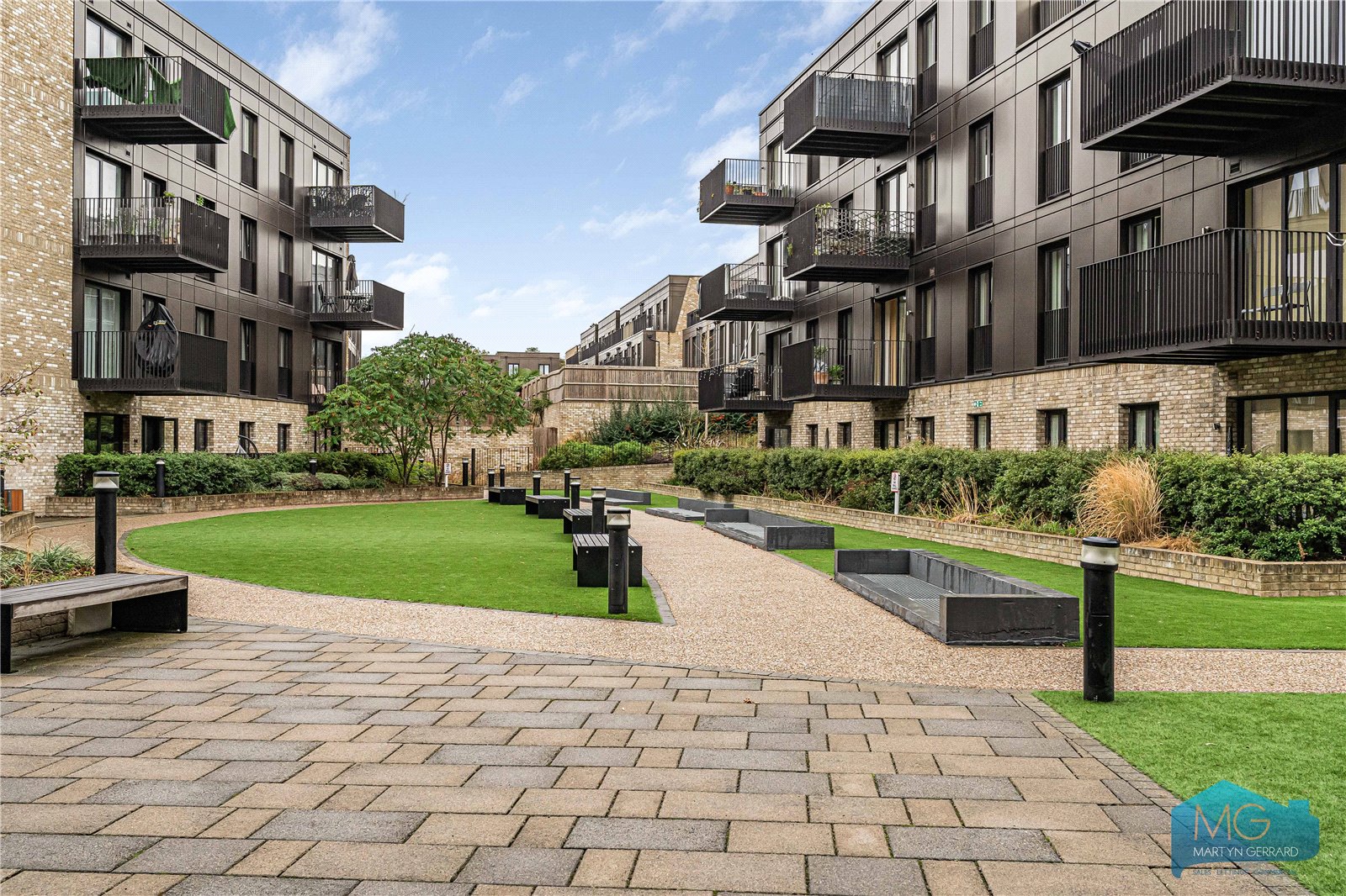 2 bedroom Apartment for sale - Martyn Gerrard