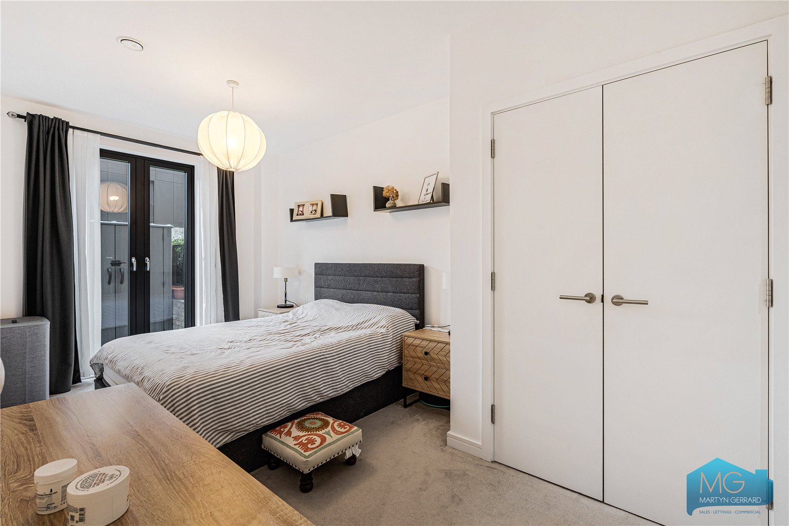2 bedroom Apartment for sale - Martyn Gerrard