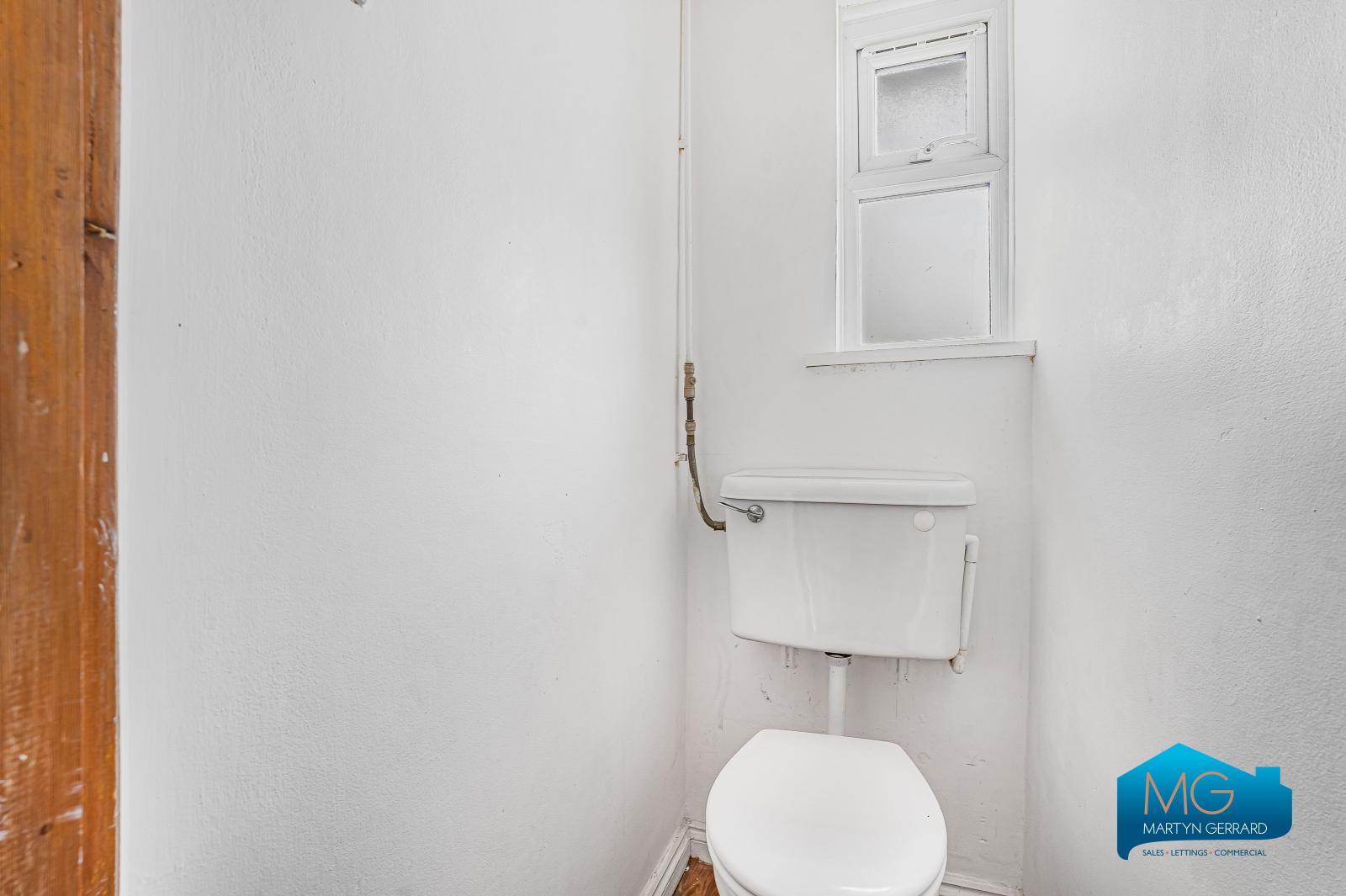 2 bedroom Apartment to rent - Martyn Gerrard