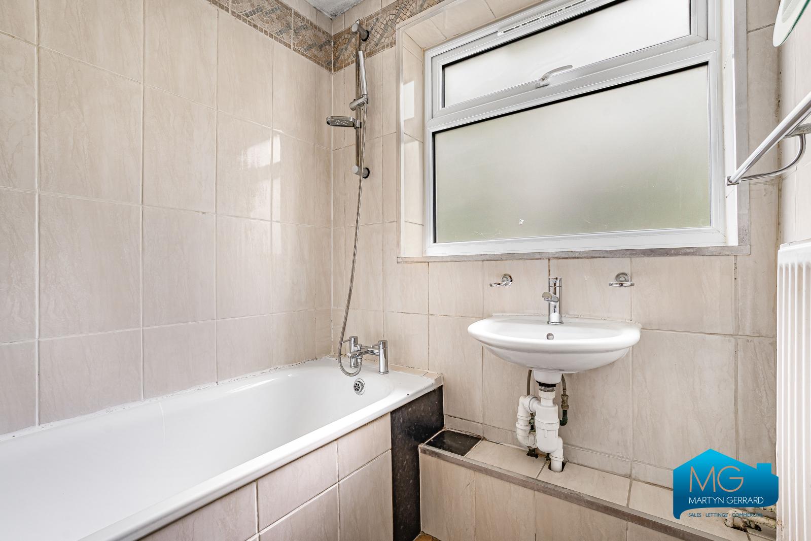 2 bedroom Apartment to rent - Martyn Gerrard