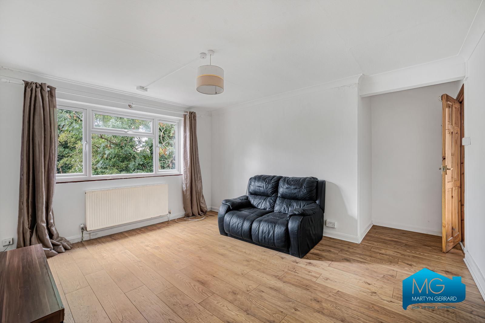 2 bedroom Apartment to rent - Martyn Gerrard