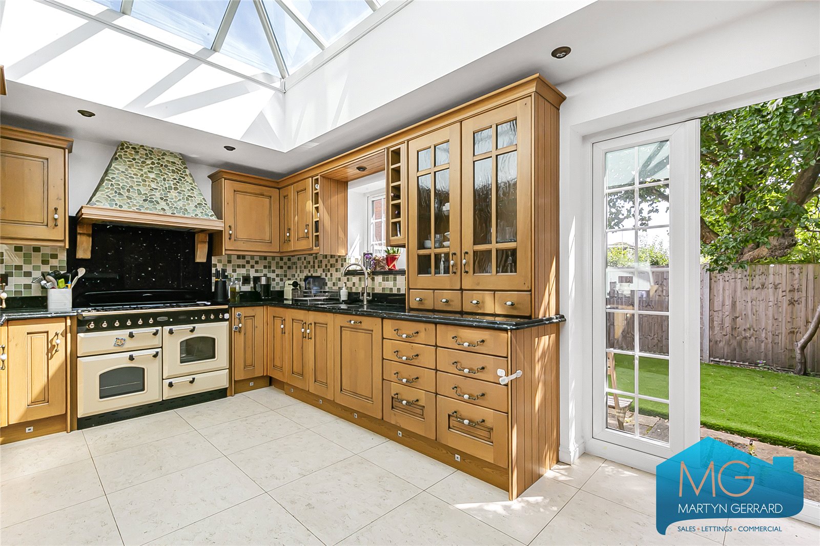5 bedroom Semi-Detached House for sale - Martyn Gerrard
