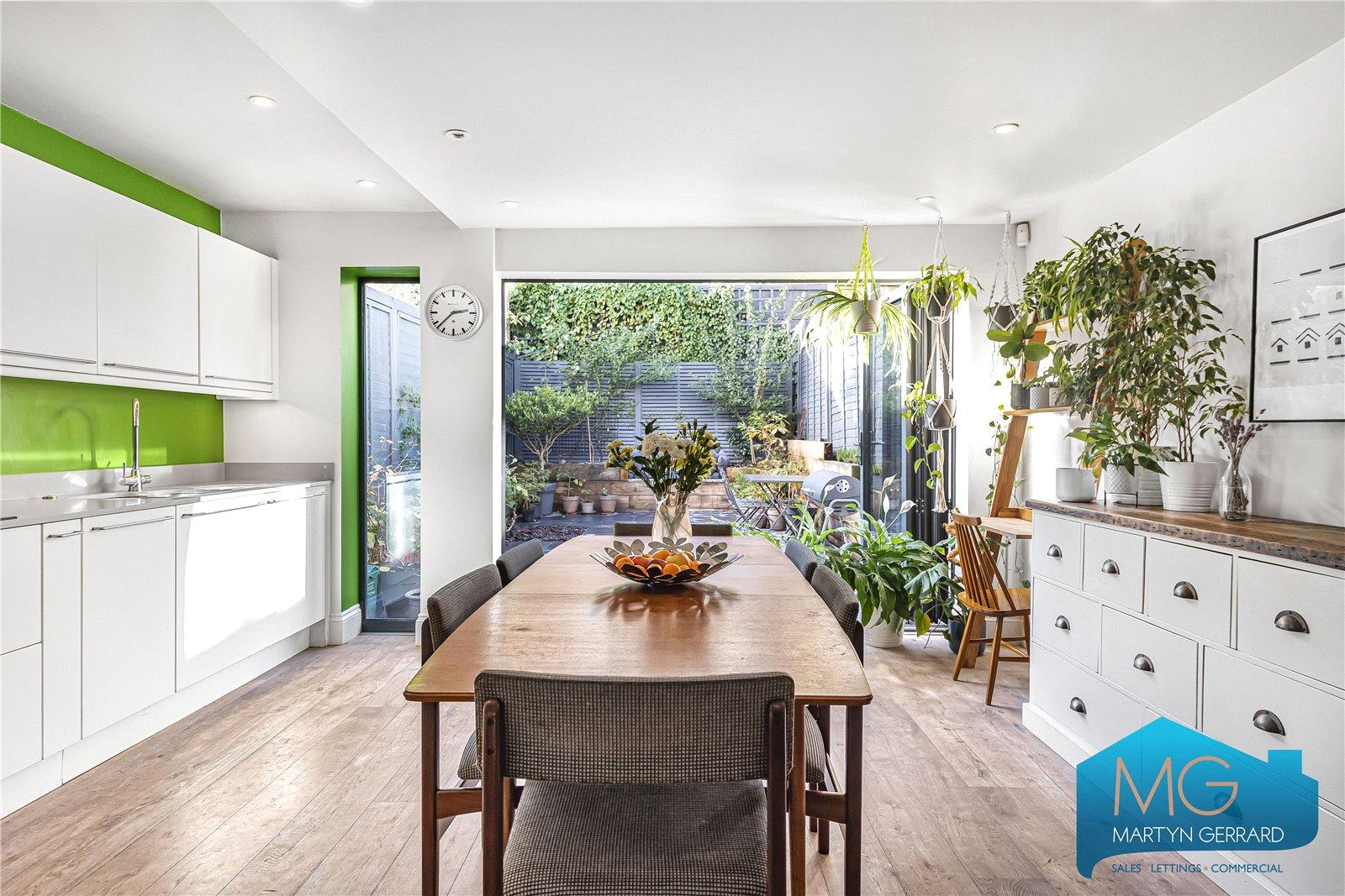 4 bedroom Terraced House for sale - Martyn Gerrard