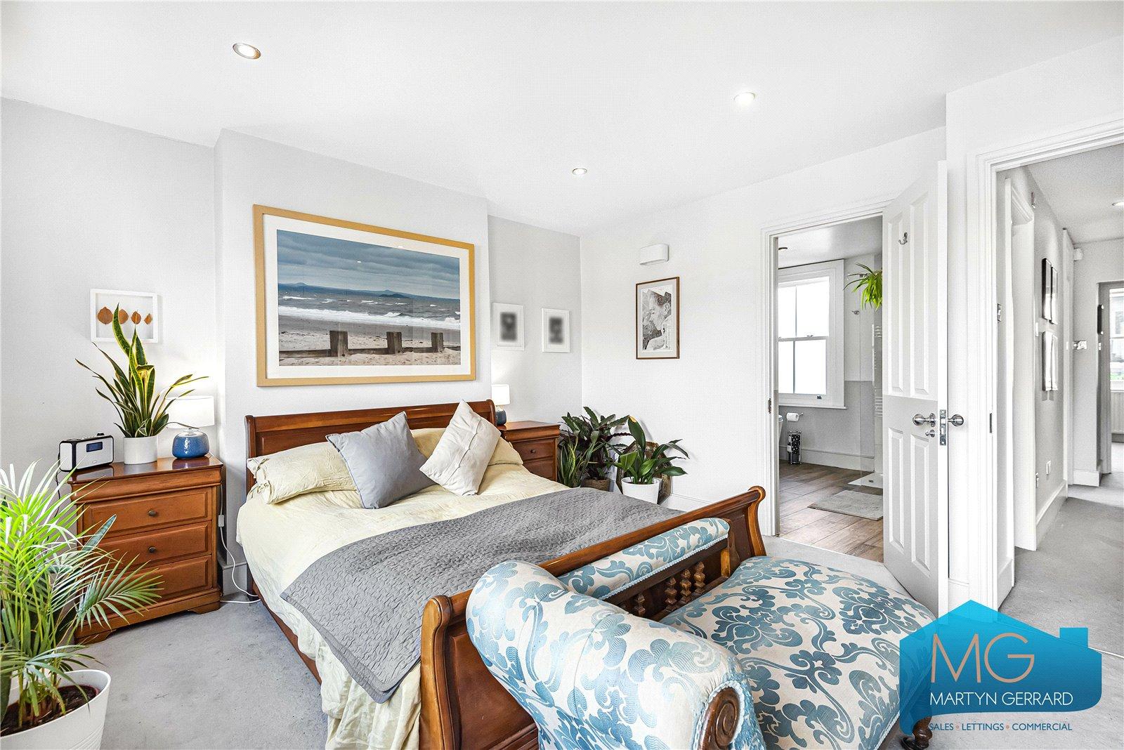 4 bedroom Terraced House for sale - Martyn Gerrard